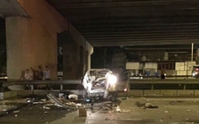 Xe ô tô lao từ đường trên cao, tài xế tử vong tại chỗ