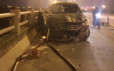 Một sinh viên bị ô tô húc bay xuống chân cầu Thanh Trì tử vong