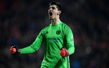 Real Madrid quyết mua Courtois sau án phạt cấm chuyển nhượng