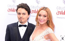 Lindsay Lohan bị tình cũ tố trộm cắp