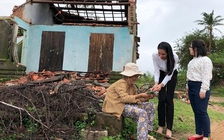 Thủy Tiên - Công Vinh cùng học trò đi cứu trợ đồng bào Phú Yên