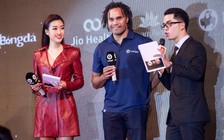 Đỗ Mỹ Linh làm MC, giao lưu với cựu danh thủ Cristian Karembeu