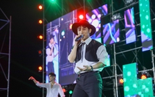 Trúc Nhân bùng nổ trước hàng ngàn sinh viên