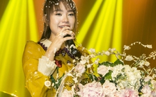 Minh Hằng xúc động khi được gia đình bí mật tổ chức sinh nhật