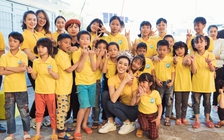 Hoa hậu Khánh Vân giữ lời hứa, trở lại trường khiếm thính sau khi đăng quang