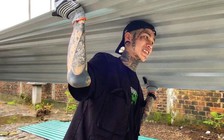 Thầy trò Wowy - Dế Choắt cõng tôn xây nhà giúp bà con vùng lũ