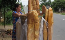 Bánh mì 'khổng lồ' Việt Nam dù vào top món ăn kì lạ nhưng không còn bán