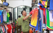 Niêm phong hơn 1.500 sản phẩm thể thao nhái nhãn hiệu Adidas tại Hà Nội