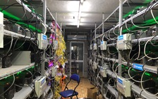 Bitcoin giảm mạnh, thủng mức 10.000 USD