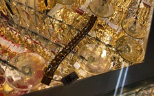 Vàng trong nước tăng chậm, nhà đầu tư tức điên vì không thể chốt lời