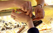 Vàng SJC cao hơn thế giới 3,8 triệu đồng/lượng, người mua có nguy cơ 'sập bẫy’