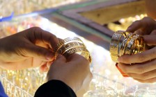 Giá vàng ngày 6.4: 'Co giật' do Covid-19 lộng hành