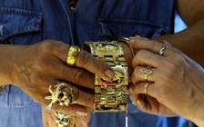 Giá vàng ngày 29.4: Vàng nguyên liệu thấp hơn thế giới 2 triệu đồng/lượng