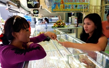 Giá vàng ngày 2.6.2020: Trụ vững ở mức 49 triệu đồng/lượng nhờ nhà đầu tư gom hàng