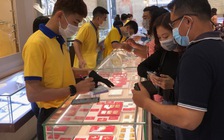 Giá vàng hôm nay 24.2.2021: Nhà đầu tư bán tháo