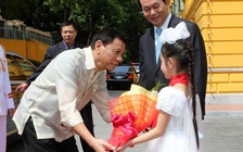 Phong cách ăn mặc phóng khoáng của Tổng thống Duterte