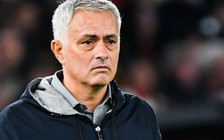 Vừa nhận tin vui, HLV Mourinho cùng Roma văng khỏi top 4 vì sai lầm tai hại