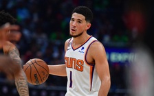 Phoenix Sun mất tay ném chủ lực Devin Booker ít nhất 1 tháng