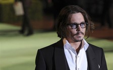 Johnny Depp gây bất ngờ cho du khách tại Disneyland