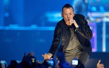 Doanh số bán đĩa của Linkin Park tăng hơn 5.000% sau cái chết của Chester Bennington