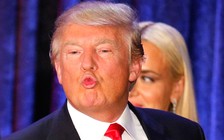 Nghi vấn tỉ phú Trump được... người ngoài hành tinh 'chống lưng'