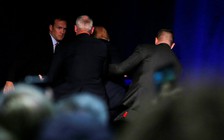 Căng thẳng bảo vệ ứng cử viên tổng thống Mỹ