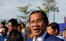 Ông Hun Sen ‘tặng quà’ cho người dân sau khi tái đắc cử