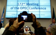 OPEC, Nga đồng ý giảm sản lượng dầu thêm 9 tháng