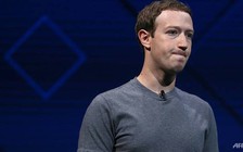 Cổ phiếu Facebook vẫn lao dốc dù Mark Zuckerberg xin lỗi