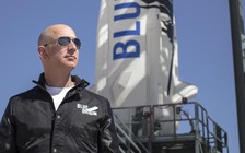 Jeff Bezos làm giàu từ Amazon, nhưng đặt Blue Origin lên hàng đầu