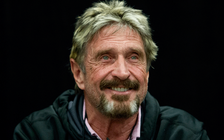 'Trùm diệt vi rút' John McAfee hứa lo cho tiền mã hóa nếu thành tổng thống Mỹ