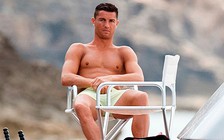 Giống Messi, Ronaldo chi 40.000 bảng Anh du lịch Ibiza trên siêu du thuyền