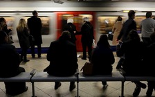 London khai tử cụm từ ‘quý bà và quý ông’ vì LGBT