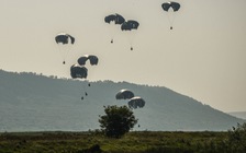 12 lính dù Mỹ gặp nạn ở Romania