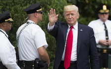 Tài xế bị phát hiện mang súng trái phép khi tham gia tháp tùng tổng thống Trump