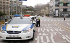 Kẻ biến thái chụp ảnh nude gần trường nữ sinh