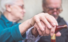 Cụ ông 102 tuổi bị truy tố vì tấn công cụ bà 94 tuổi