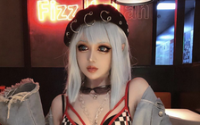 Người thật hay búp bê animé?