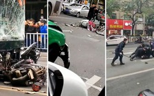 Tranh cãi với chính quyền địa phương, nghi phạm dùng dao cướp xe buýt tông người