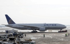 Hành khách lạnh cóng vì máy bay kẹt 13 giờ trên đường băng -30 độ C