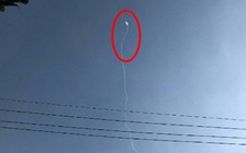 Tên lửa tầm trung bất ngờ tự phóng, nổ tung trên không