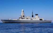 Tàu chiến Anh thứ hai đến Vùng Vịnh