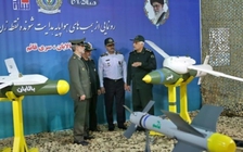 Iran công bố 3 tên lửa chính xác mới