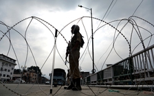 Ấn Độ tiếp tục phong tỏa Kashmir bất chấp lễ lớn của Hồi giáo