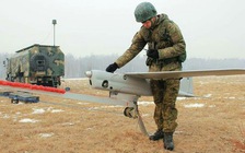 Nga tung thiết bị không người lái dò mục tiêu bằng tín hiệu điện thoại