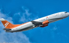 Máy bay hư động cơ giữa trời, người cầu nguyện, kẻ nốc rượu