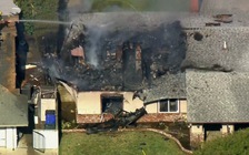 Máy bay đâm xuống nhà dân, phi công thiệt mạng