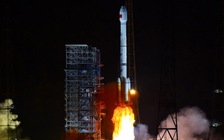 Xác tên lửa đẩy Trung Quốc rơi phá tan nhà dân