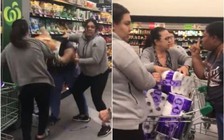 Ra tòa vì đánh nhau giành mua giấy vệ sinh ở siêu thị Úc