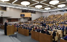 Đi Pháp về, nghị sĩ Nga 'quên' cách ly, dự họp có mặt Tổng thống Putin